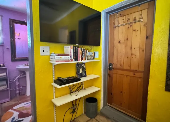 La Quirky Casita, Barrio Viejo Apartment Tucson