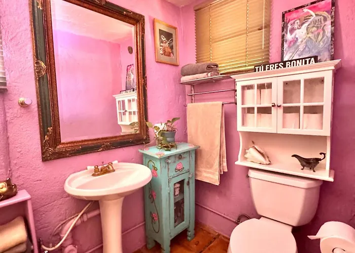La Quirky Casita, Barrio Viejo Apartment *